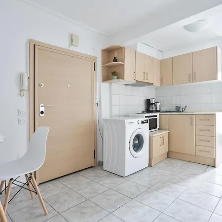 Minimal In The Heart Of The * Selanik